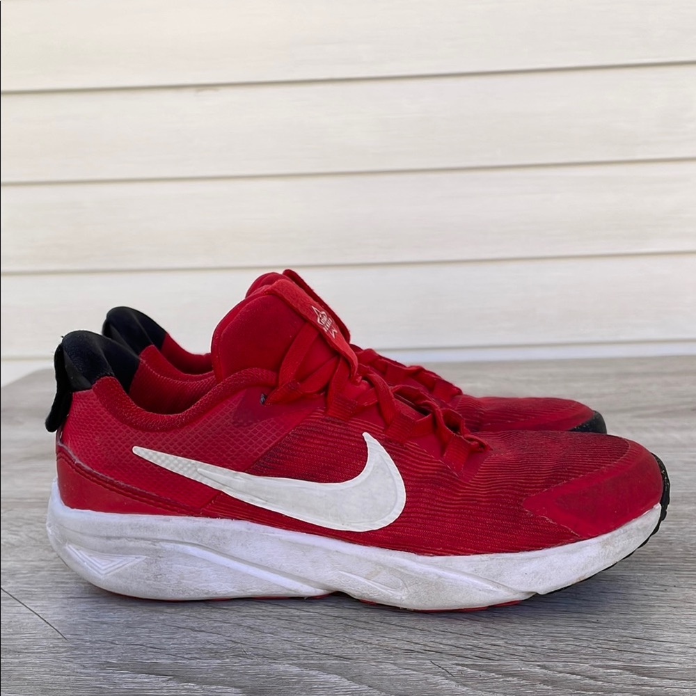 Nike Star Runner 4 Kids Shoes Size: 2.5 Y Unisex